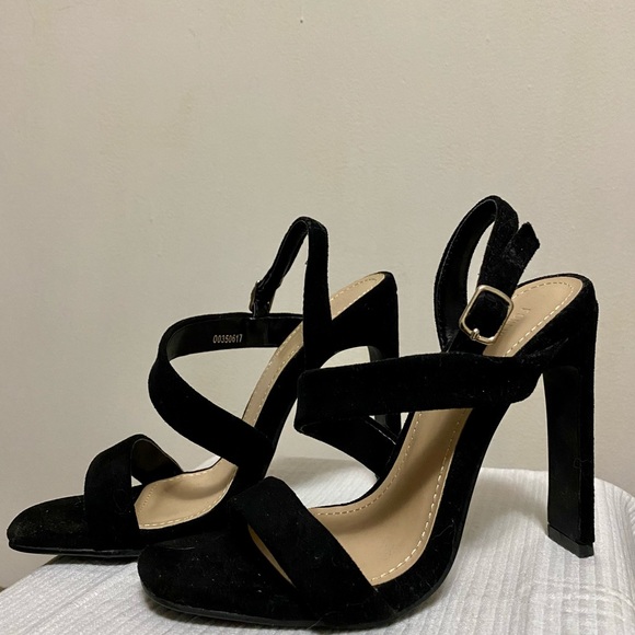 Forever21 strappy heels - Picture 2 of 2